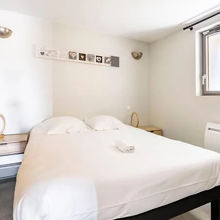 Elegante Maison A : Piscine Chauffee, Jardin Arbore, Terrasse Et Climatisation - Fr-1-489-494