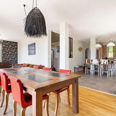 Дом отдыха Elegante Maison A : Piscine Chauffee, Jardin Arbore, Terrasse Et Climatisation - Fr-1-489-494 *