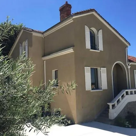 Elegante Maison A : Piscine Chauffee, Jardin Arbore, Terrasse Et Climatisation - Fr-1-489-494 Виши