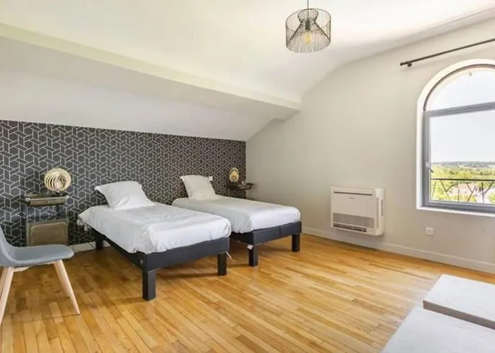 Elegante Maison A : Piscine Chauffee, Jardin Arbore, Terrasse Et Climatisation - Fr-1-489-494 * فيشي